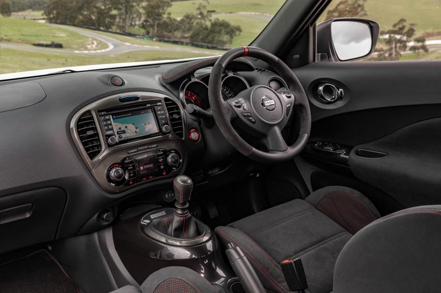 Интерьер Nissan Juke Nismo RS (YF15) 2018 года  (AU) (фото 17 из 24)